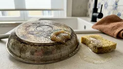 Açúcar com detergente: por que ajuda a soltar a gordura — e onde não deve usar